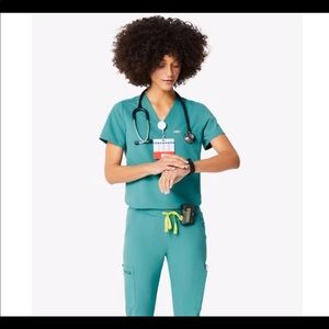 Figs Marine Catarina Scrub Top